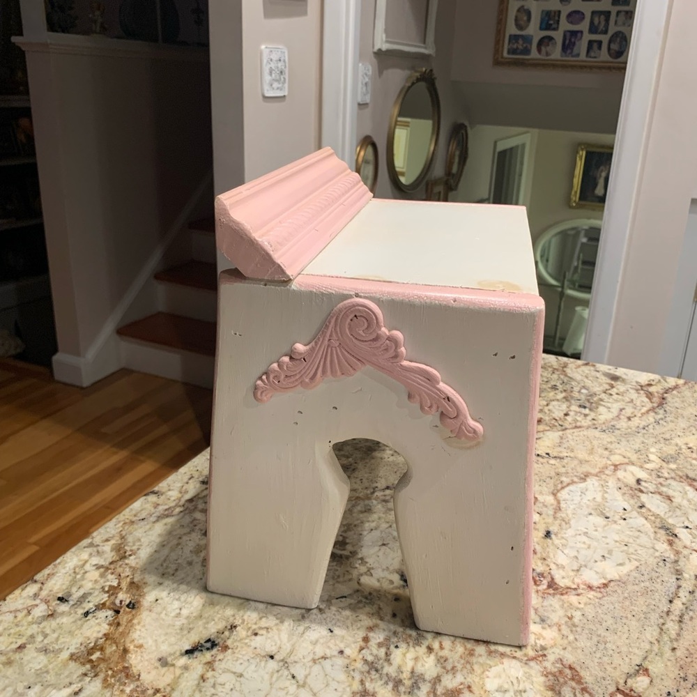 Pink Hand-crafted stool - Picture 2 of 4